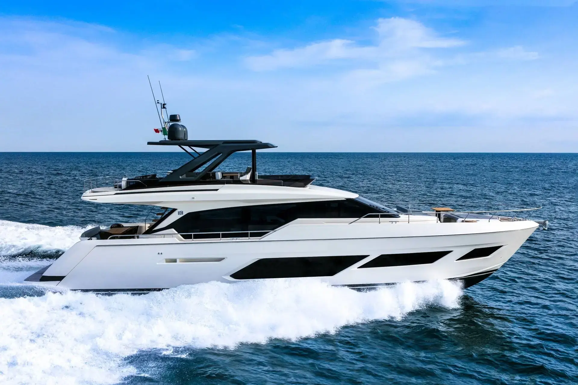 2021 Ferretti 720