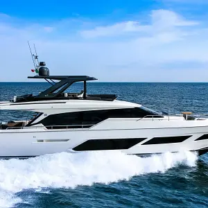 2021 Ferretti Yachts 720