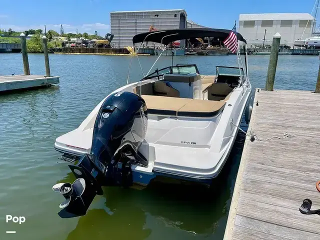 Sea Ray 230 Spx