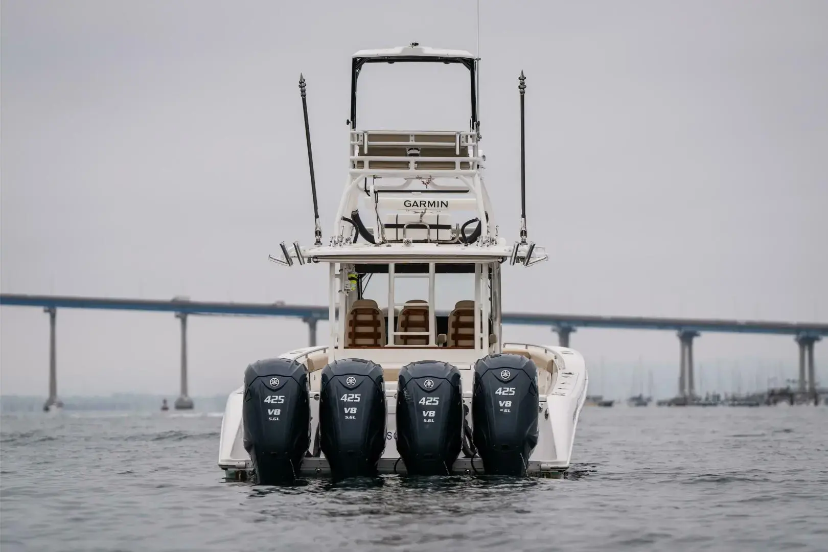 2019 Everglades Boats 435 cc