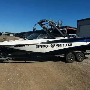 2012 Malibu 247 LSV