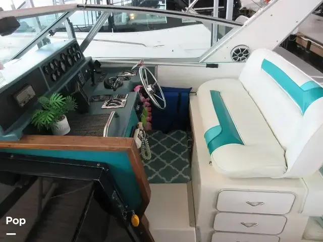 Sea Ray 390 Express Cruiser