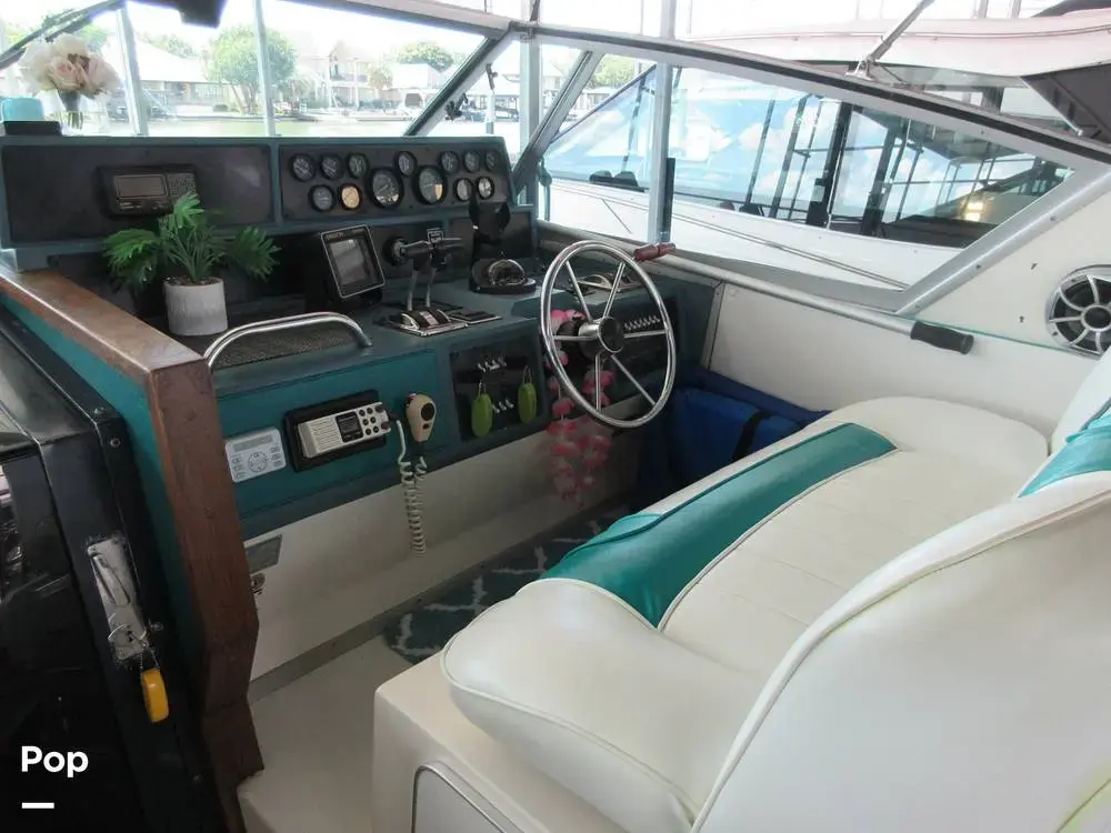 1989 Sea Ray 390 express cruiser