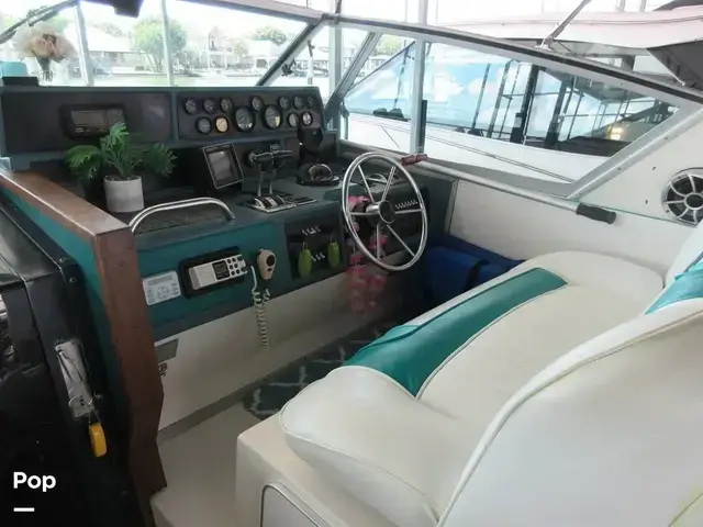 Sea Ray 390 Express Cruiser