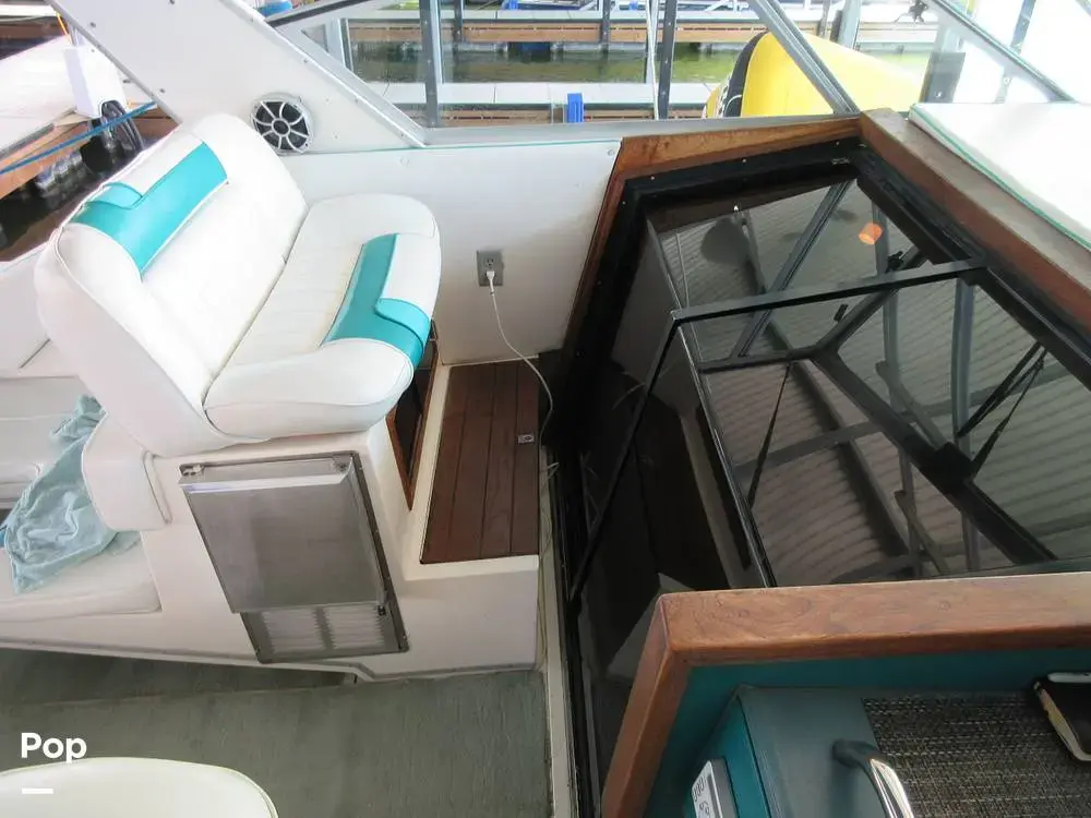 1989 Sea Ray 390 express cruiser