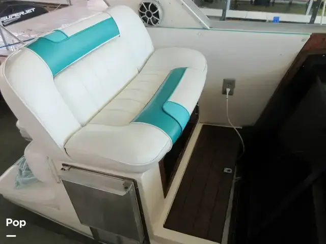 Sea Ray 390 Express Cruiser