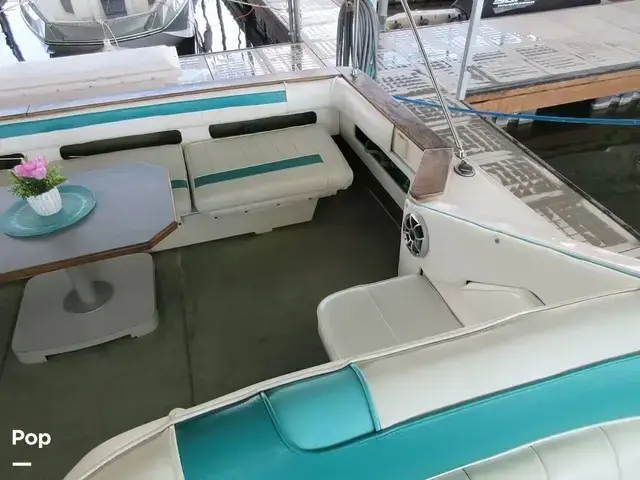 Sea Ray 390 Express Cruiser