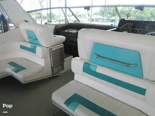 Sea Ray 390 Express Cruiser