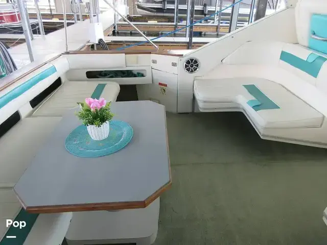 Sea Ray 390 Express Cruiser