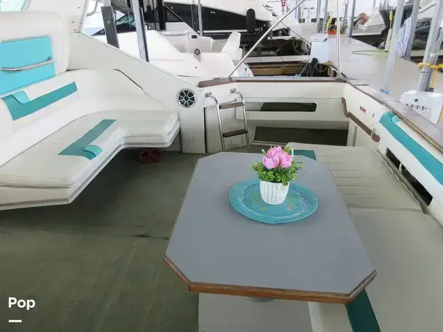 Sea Ray 390 Express Cruiser