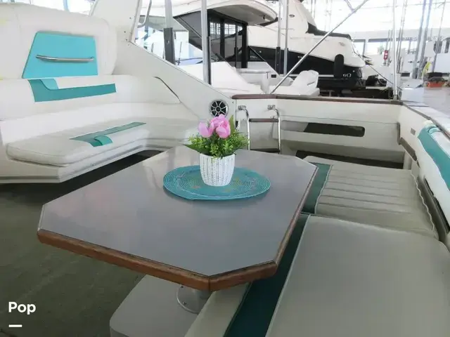 Sea Ray 390 Express Cruiser