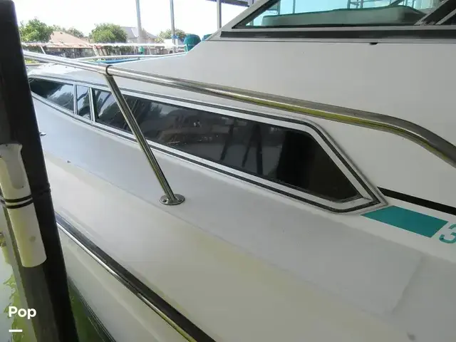 Sea Ray 390 Express Cruiser