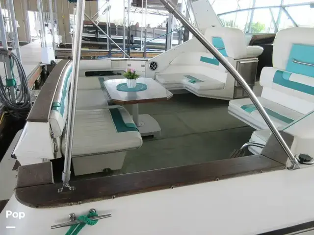 Sea Ray 390 Express Cruiser