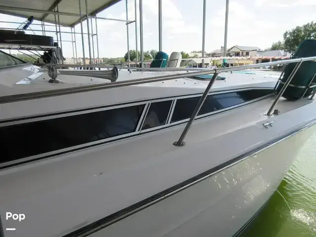 Sea Ray 390 Express Cruiser