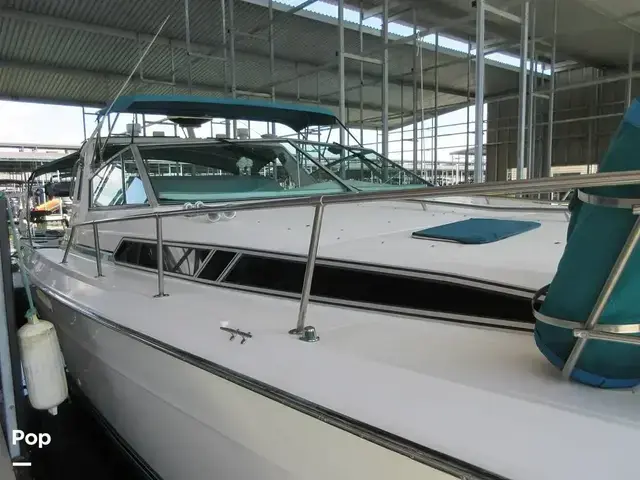 Sea Ray 390 Express Cruiser