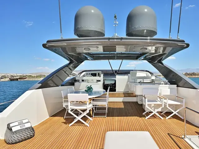 Ferretti Yachts 960