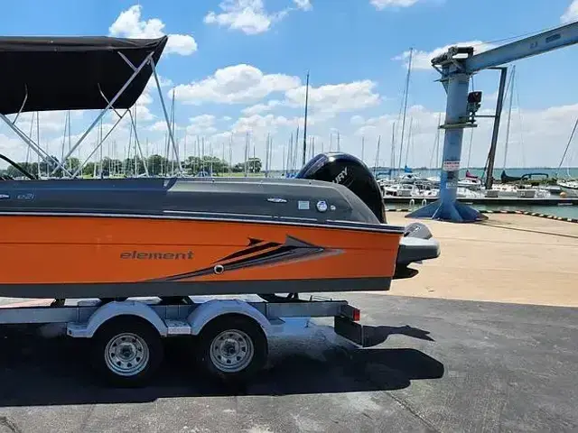 Bayliner Element E21