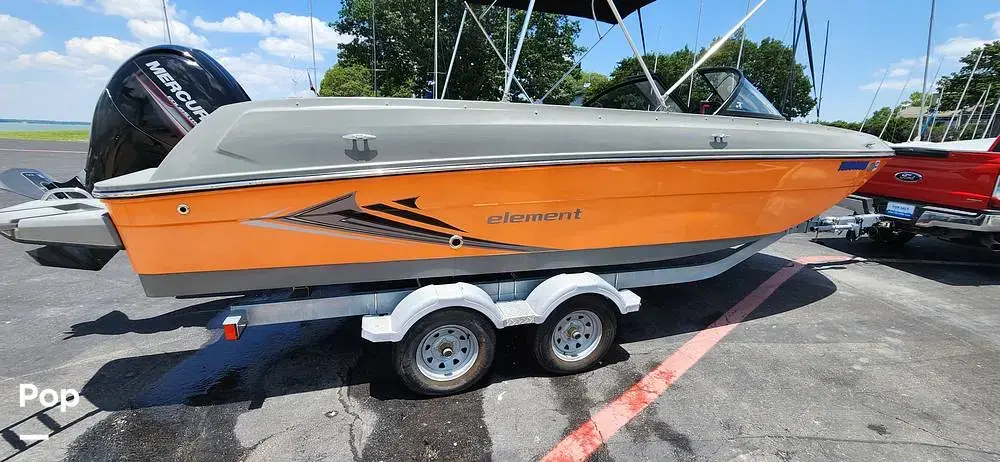 2019 Bayliner element e21