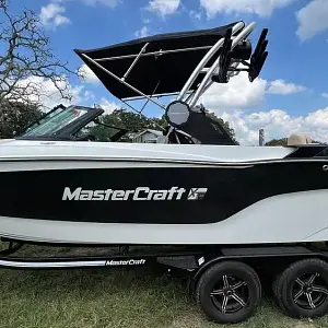 2022 Mastercraft XT23