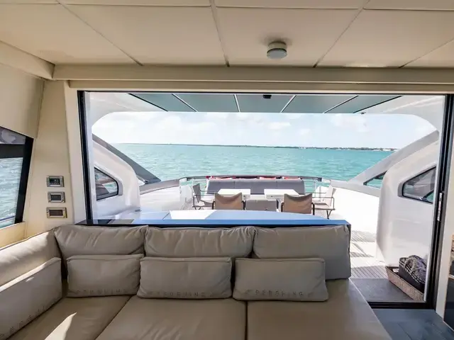 Pershing 70