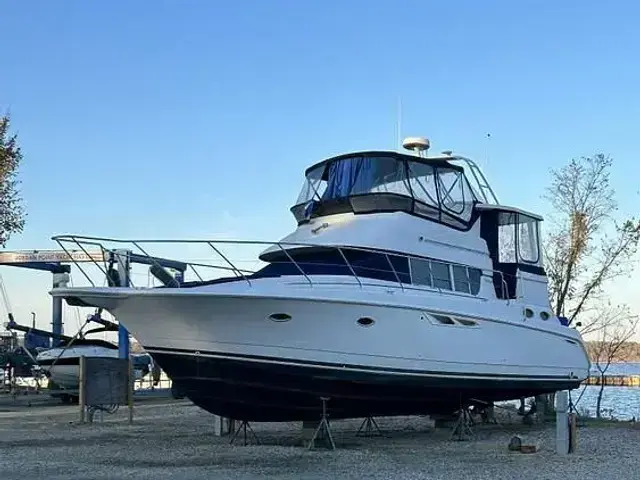 Silverton 442 Cockpit Motoryacht