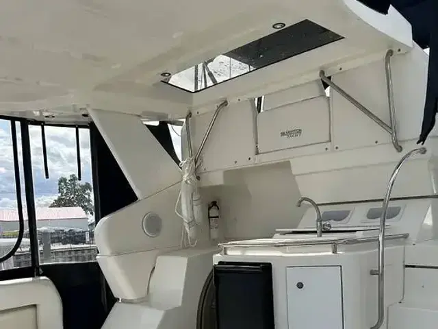 Silverton 442 Cockpit Motoryacht