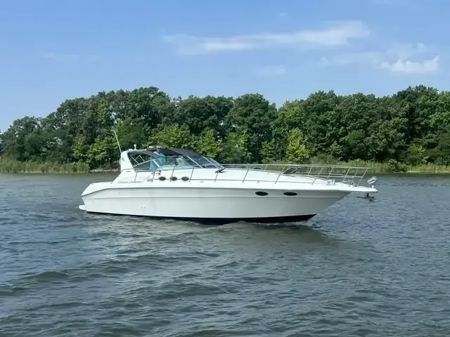 Sea Ray 400 Express Cruiser