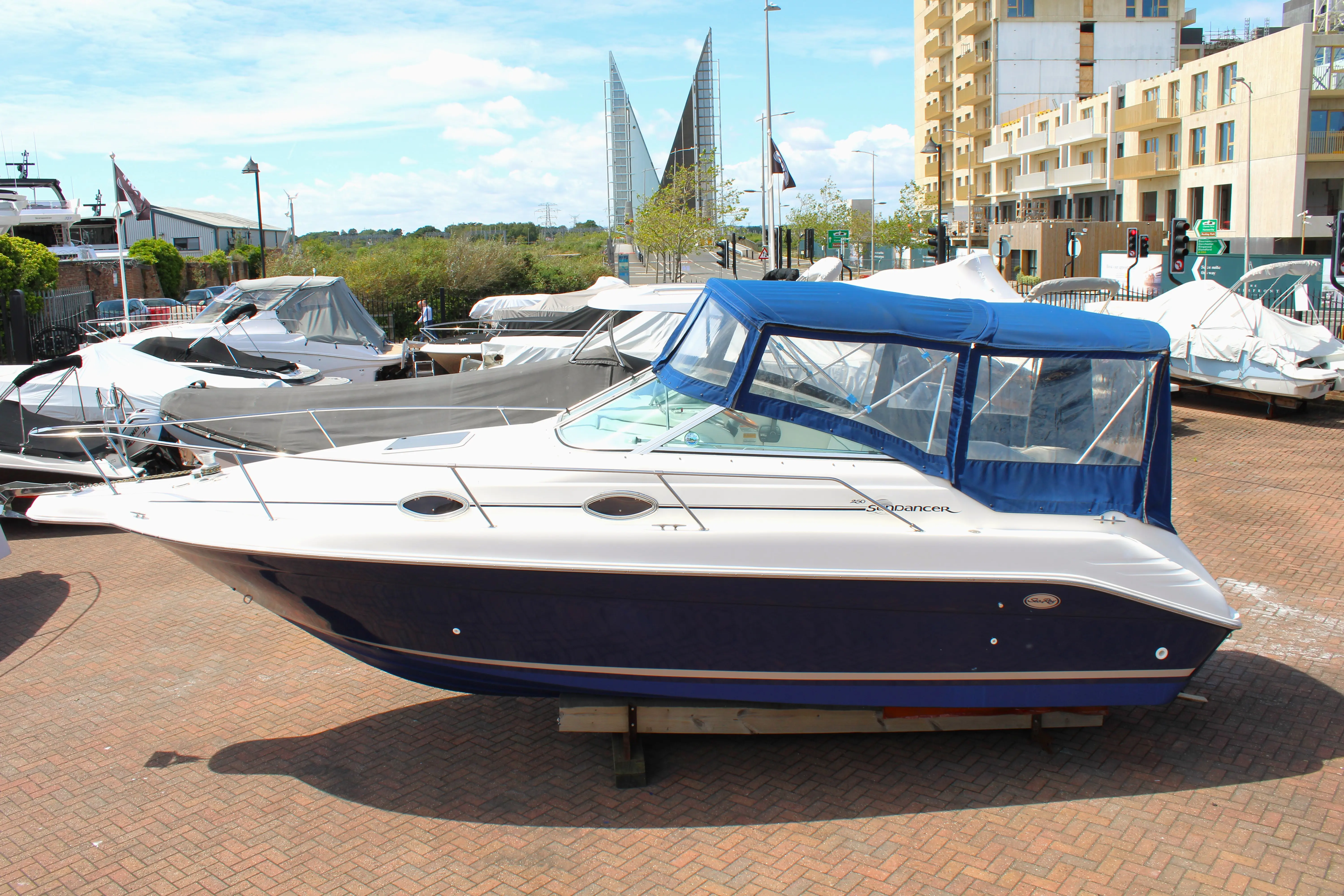 1996 Sea Ray 250 sundancer