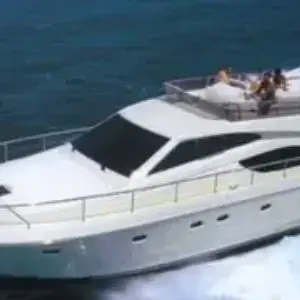 2000 Ferretti Yachts 53