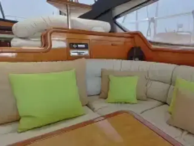 Ferretti Yachts 53