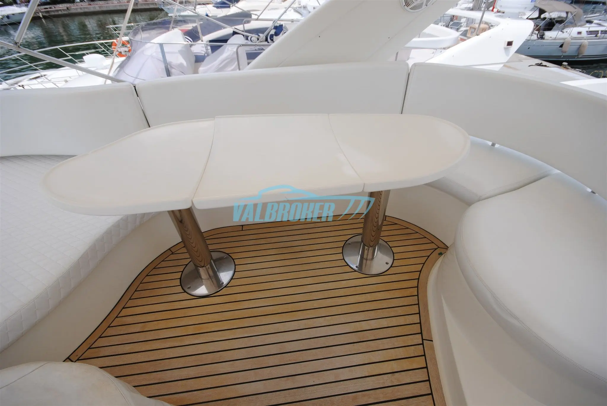 2005 Azimut 50 flybridge