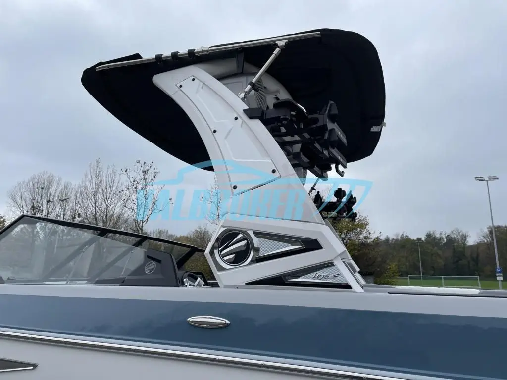 2023 Tige z3 wakesurf