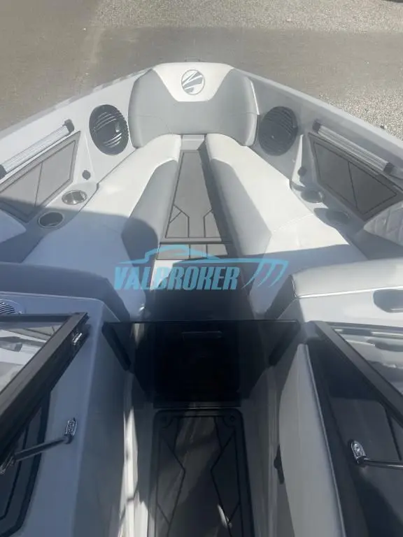 2023 Tige z3 wakesurf