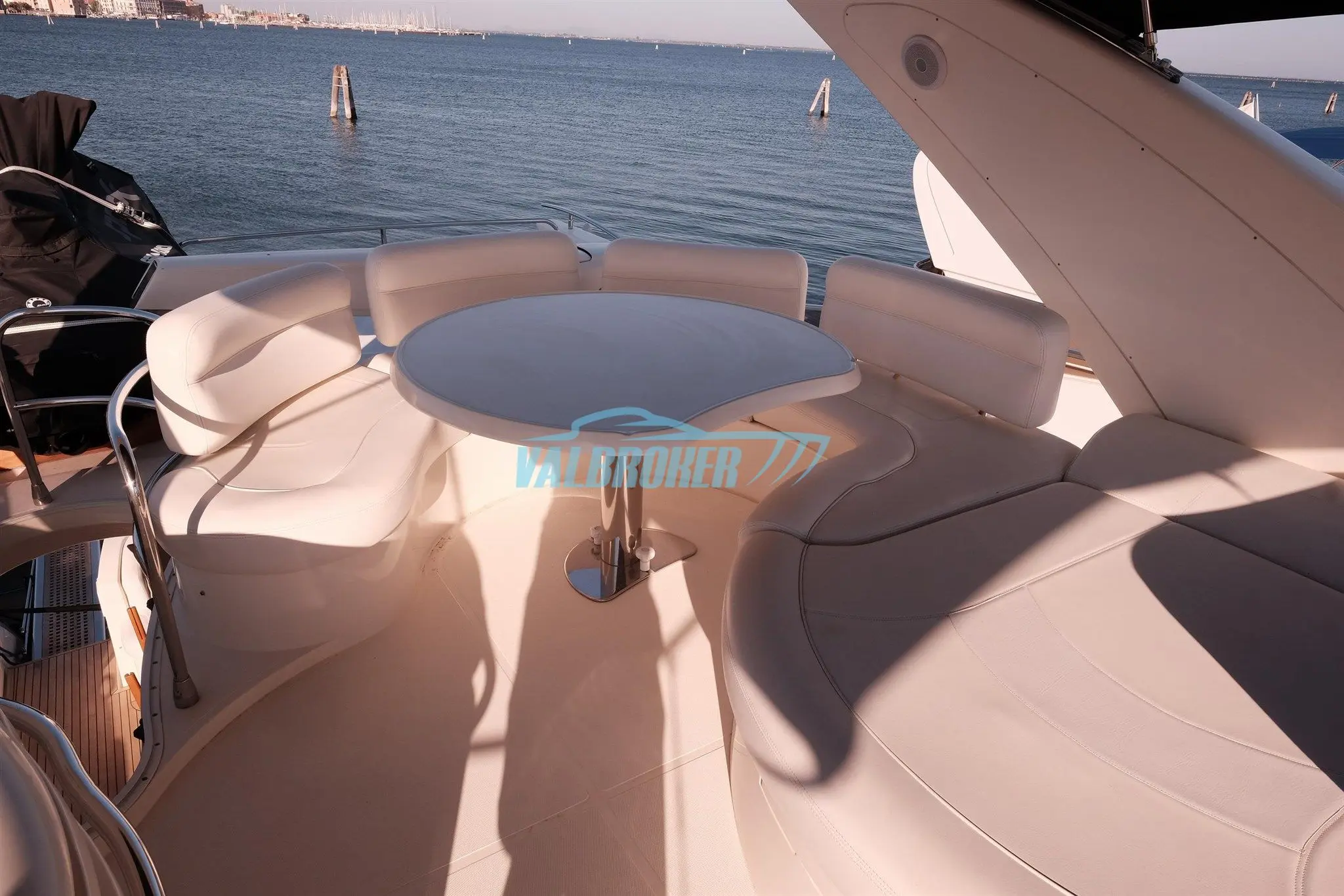 2008 Azimut 68