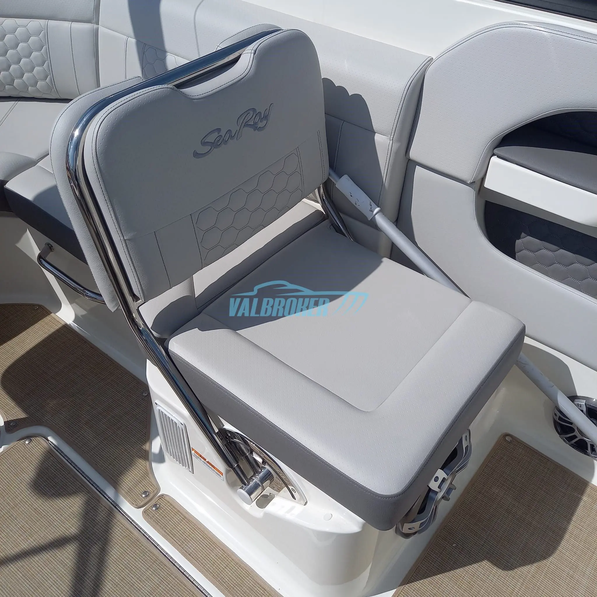 2023 Sea Ray 250 sunsport