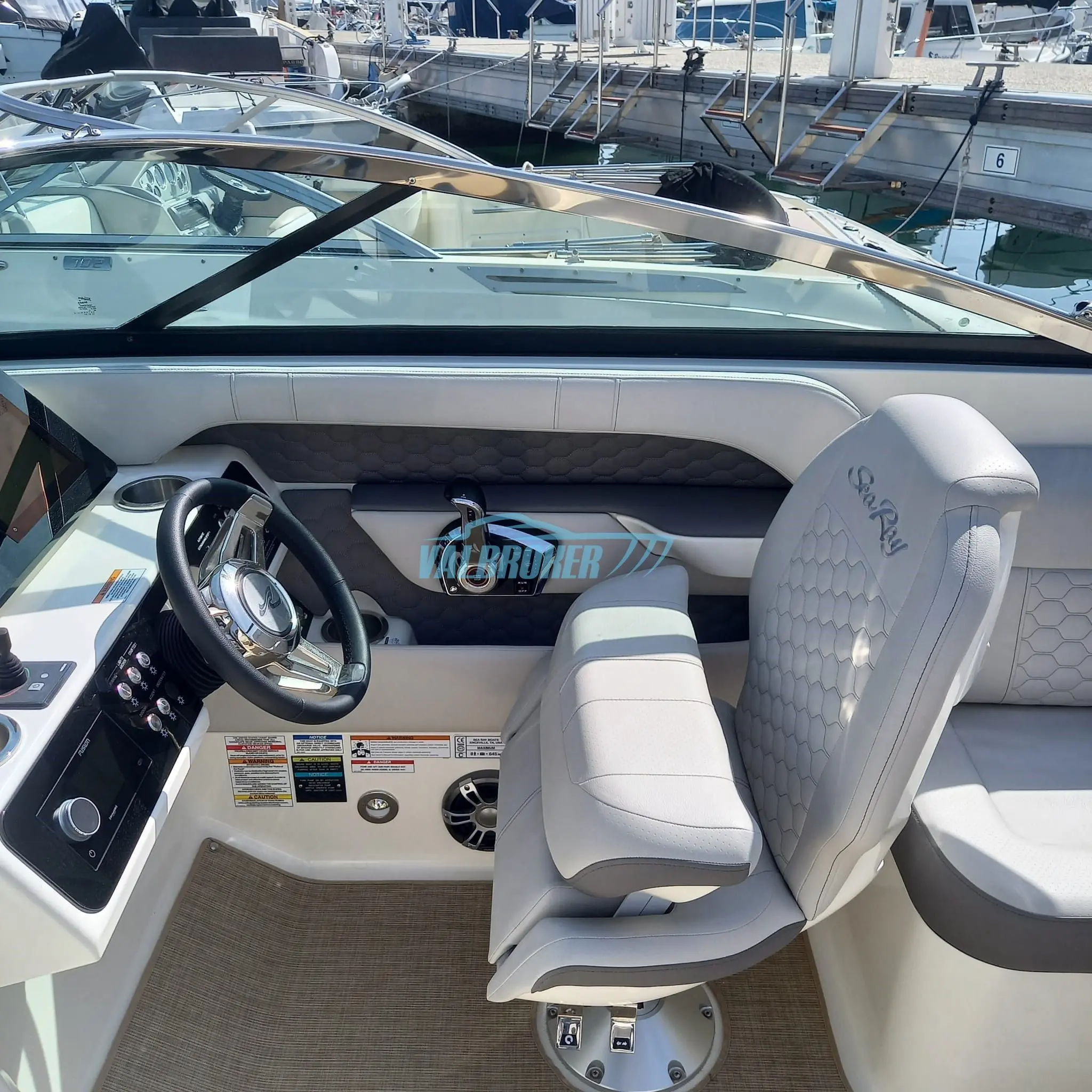 2023 Sea Ray 250 sunsport