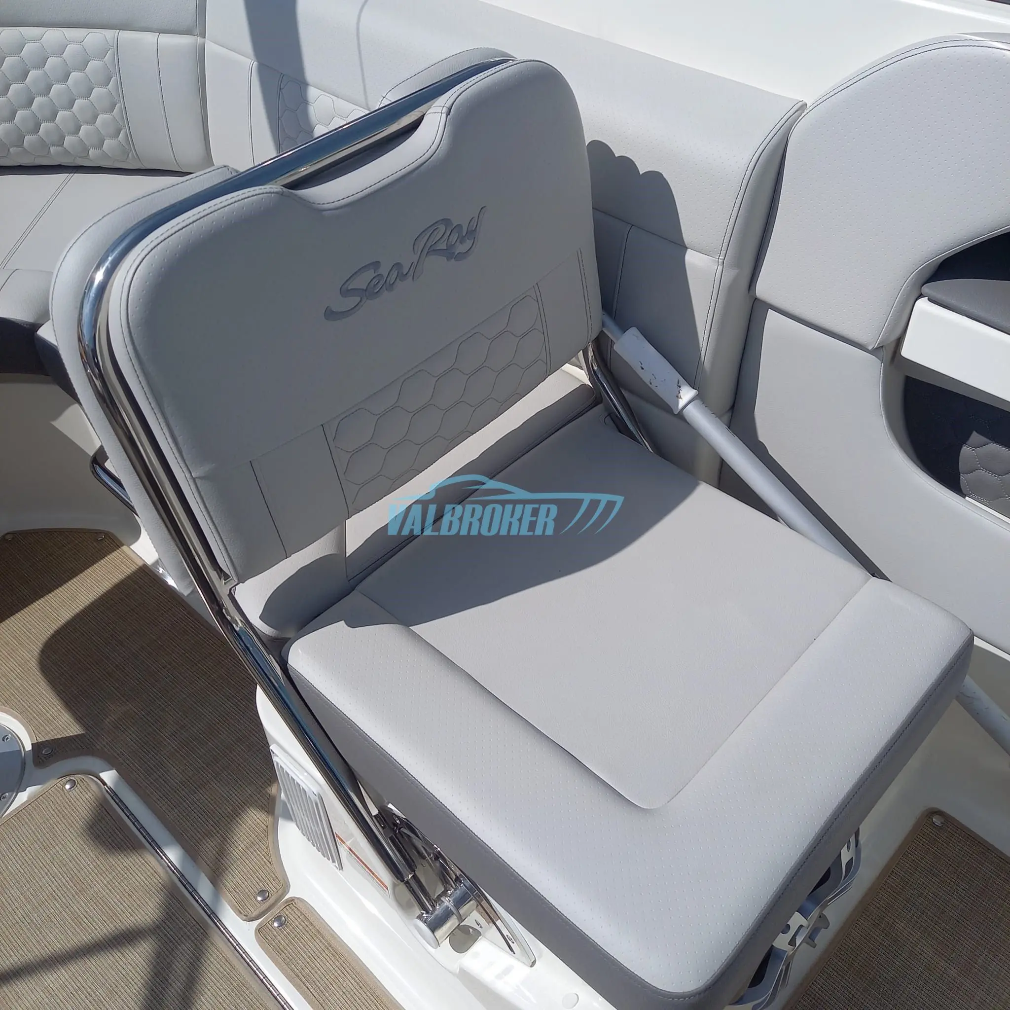 2023 Sea Ray 250 sunsport