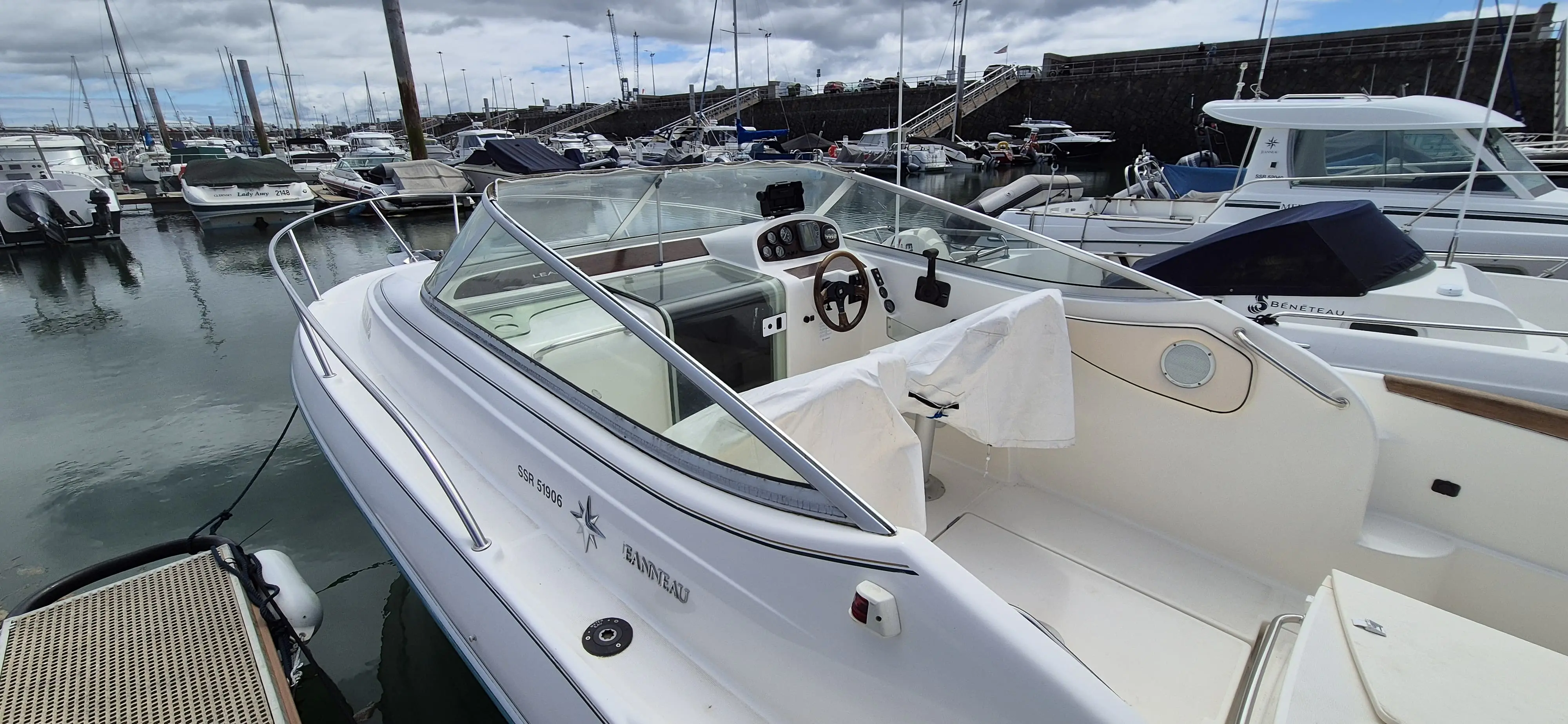 2003 Jeanneau leader 705