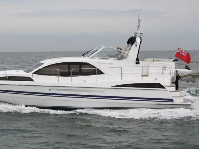 Broom Boats 425