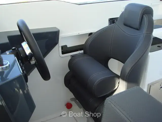 Parker Boats 760 Quest