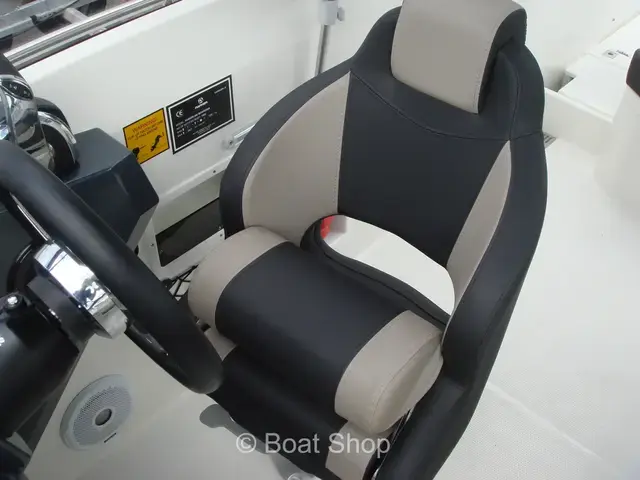 Parker Boats 690 Bowrider