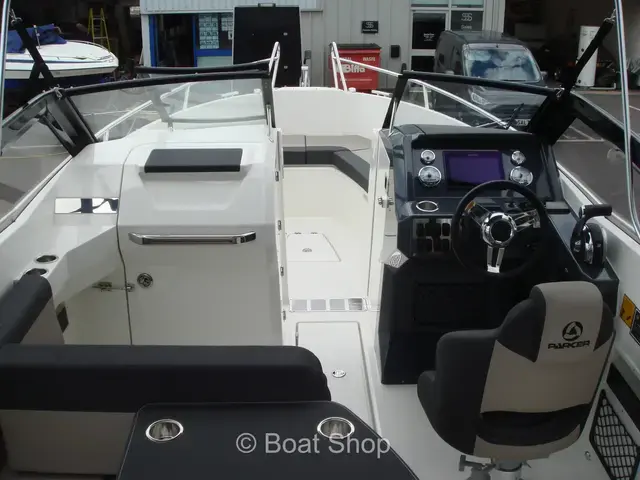 Parker Boats 690 Bowrider