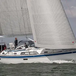 2017 Hallberg-Rassy 44