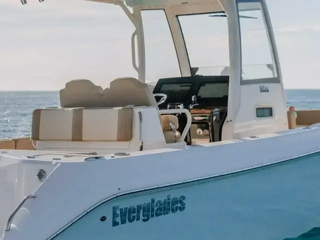 Everglades Boats 285 CC