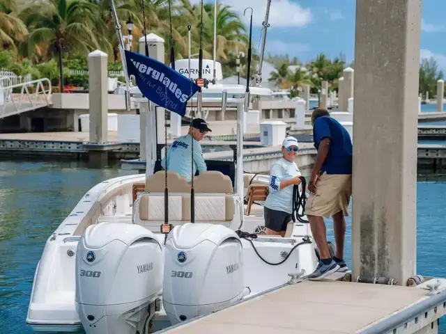 Everglades Boats 285 CC