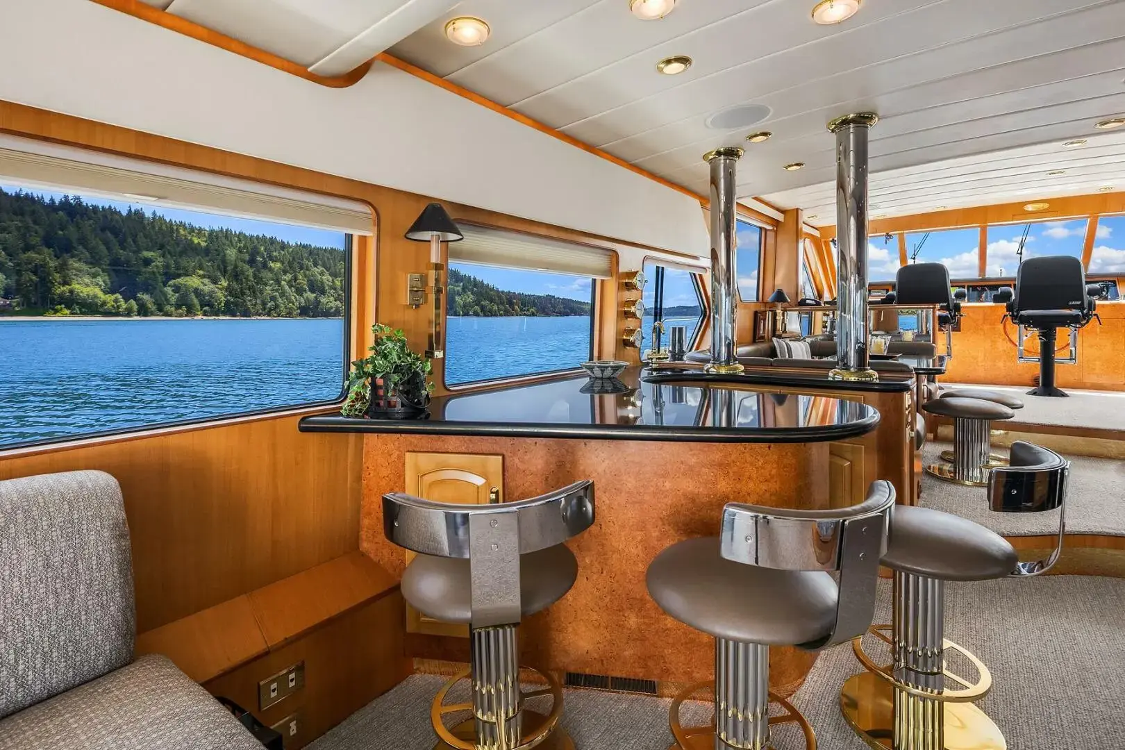 1999 Northwest pilothouse