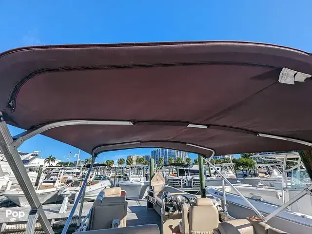 Godfrey Pontoon 2286SB Sweetwater