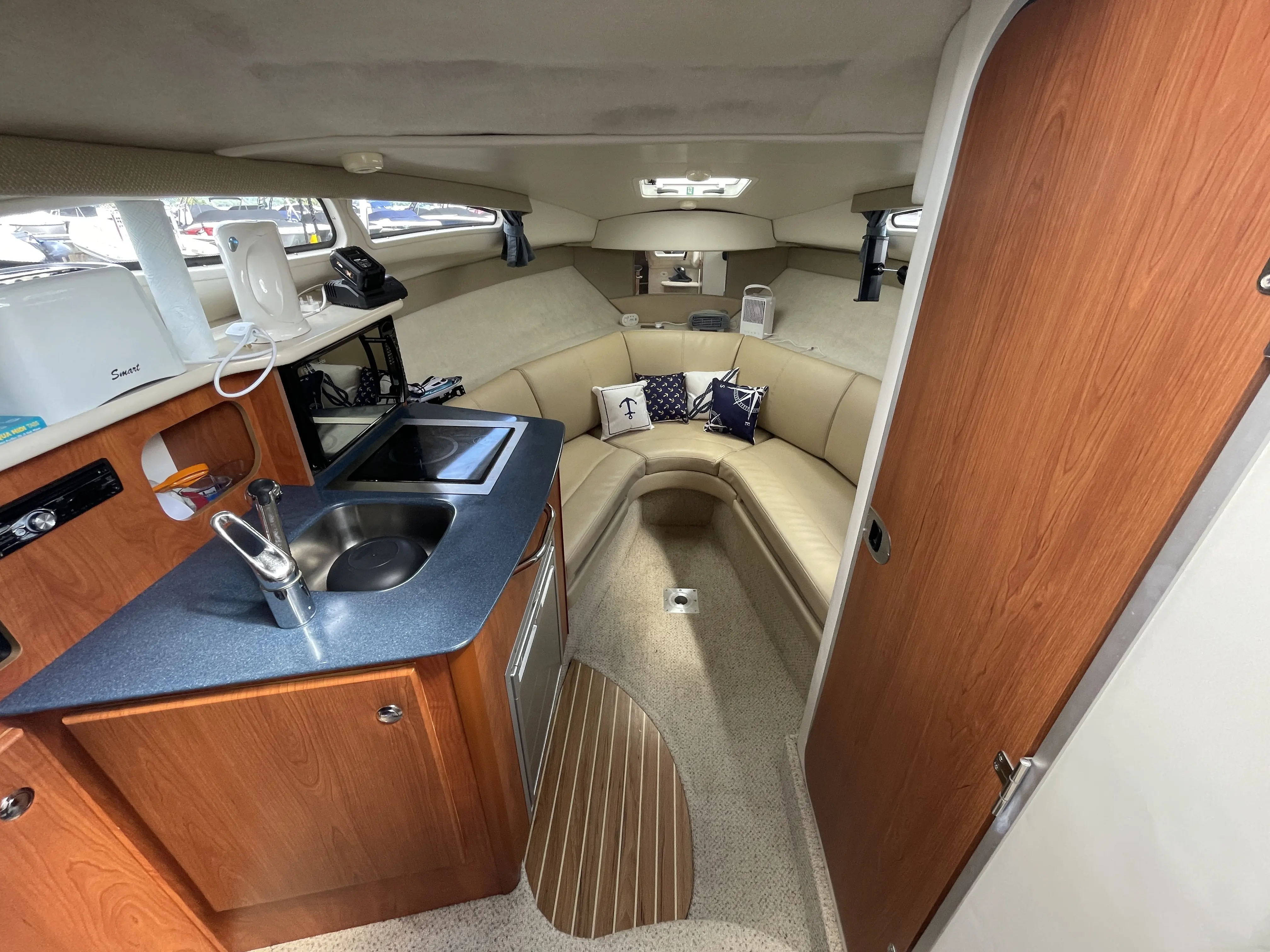 2005 Bayliner 245