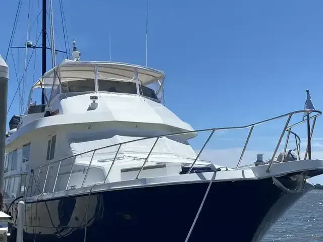 Hatteras 70 Cockpit Motor Yacht