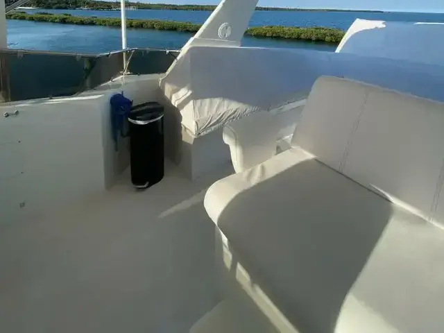 Hatteras 70 Cockpit Motor Yacht